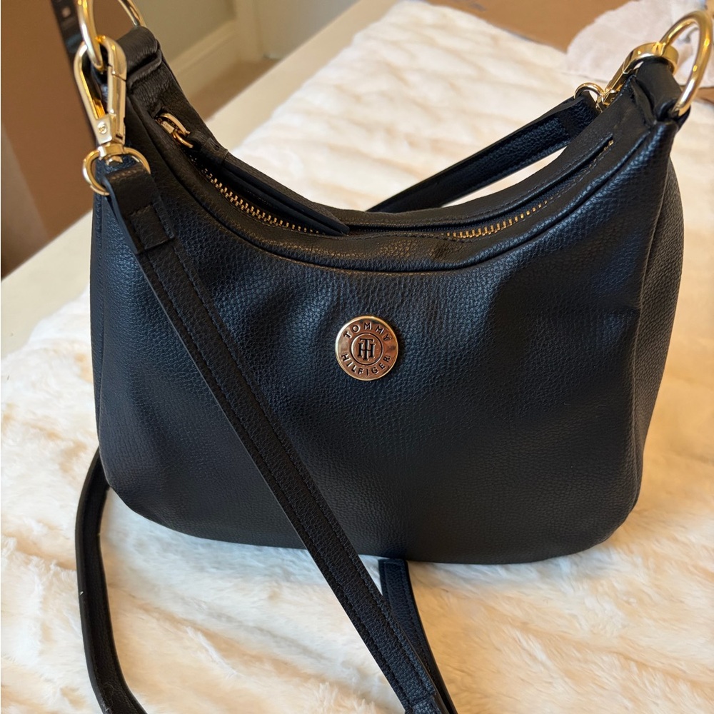 Tommy Hilfiger Black Leather Shoulder Bag with Gold Accents